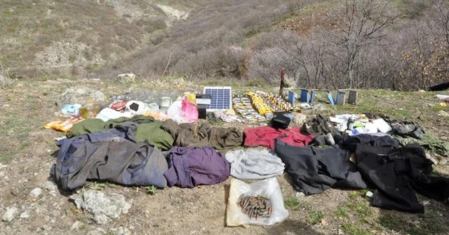 Elazığ'da toprağa gömülü mühimmat ele geçirildi