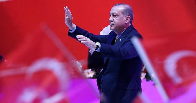 Erdoğan: Asıl kavgayı perde arkasındakilerle veriyoruz