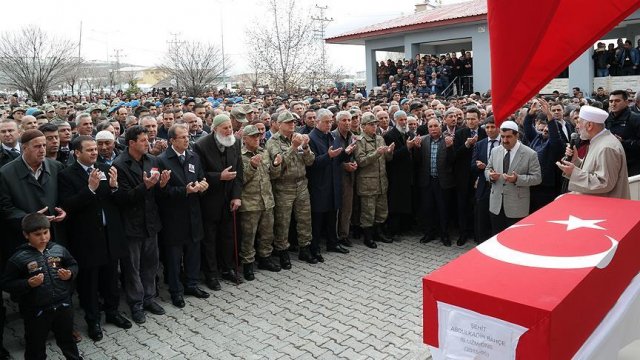 Fenerbahçe, Ülker Stadı&#039;nın çatısını değiştiriyor