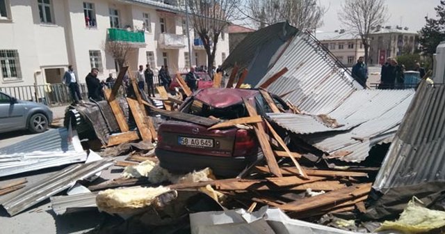 Fırtına nedeniyle yurt genelinde 4 kişi hayatını kaybetti