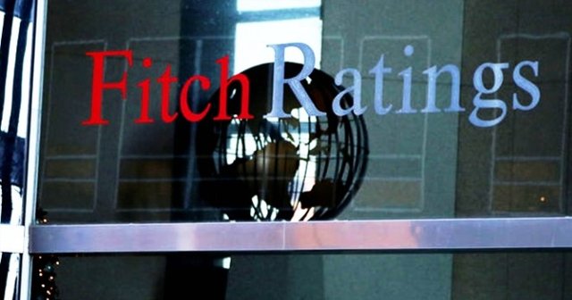 Fitch, İtalya&#039;nın kredi notunu düşürdü