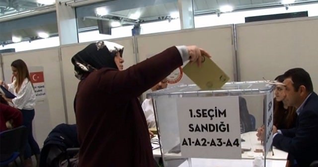 Gurbetçiler sandıklara akın etti