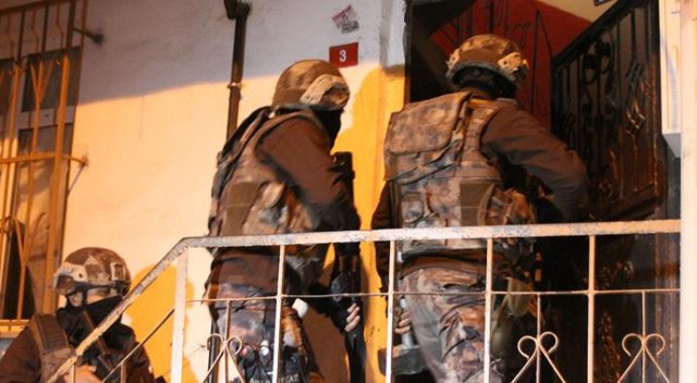 İstanbul&#039;da DEAŞ&#039;a gece yarısı operasyonu