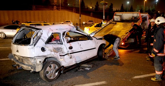 İstanbul&#039;da feci kaza: 5 yaralı