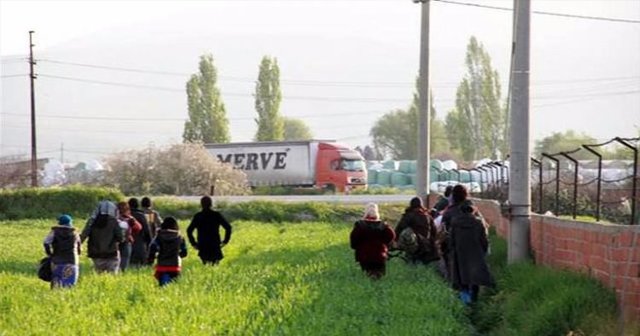 İzmir&#039;de tehlikeli gerginlik! 30 kişi yaralandı