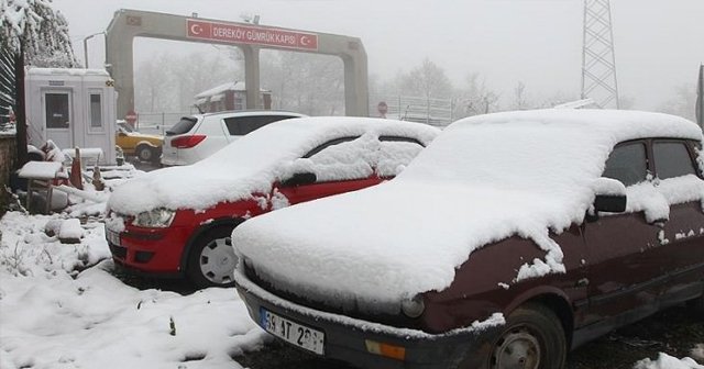 Kırklareli&#039;nde kar yağışı sürprizi