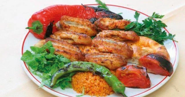 Mangal sezonu başladı tavuk fiyatı ‘kanat’landı