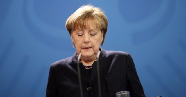 Merkel&#039;den şaşırtan açıklama! Destek verdi