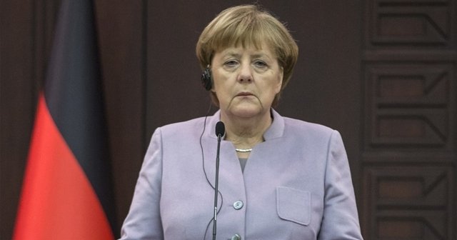 Merkel: &quot;Esad dönemi sona erdirilmeli&quot;