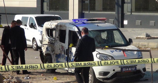 Mersin&#039;de polis aracına bombalı saldırı