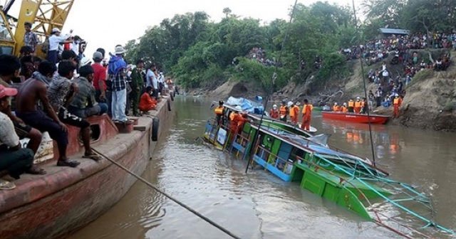 Myanmar&#039;da feribot kazası: 20 ölü