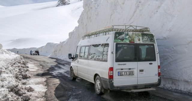 Nisanda 7 metre kar şaşırtıyor