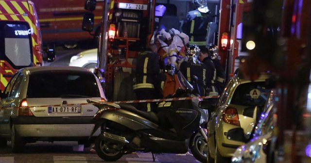 Paris&#039;te patlama, 3&#039;ü ağır 20 yaralı