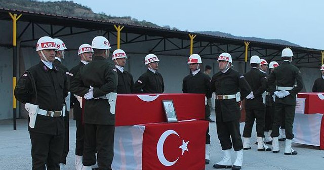 Şırnak'ta şehitler için tören