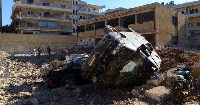 Suriye&#039;de hastaneye saldırı! Onlarca ölü var