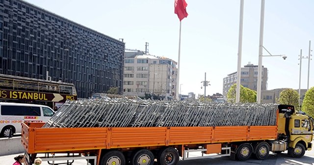 Taksim’de 1 Mayıs tedbirleri başladı