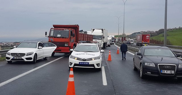 TEM otoyolu Ankara istikameti kaza nediyle trafiğe kapatıldı