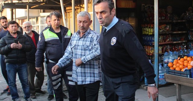 Tırın çarptığı çocuk öldü: Sürücüyü linçten polis kurtardı