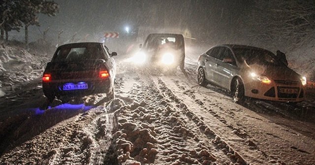 Türkiye&#039;de şaşırtan kar yağışı!