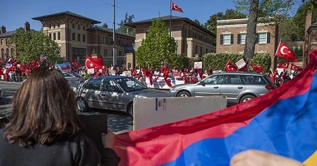 Washington'da Türkler ve Ermeniler karşılıklı gösteri yaptı