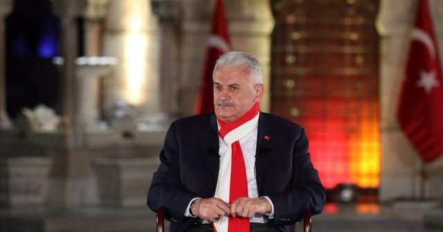 Yıldırım&#039;dan CHP&#039;li vekile İzmir Marşı dersi