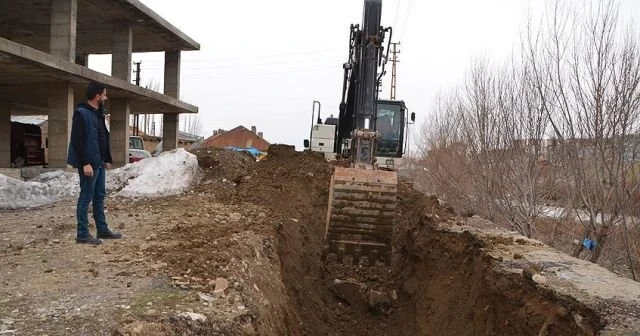 Yüksekova&#039;da içme suyu şebekesi yenileniyor