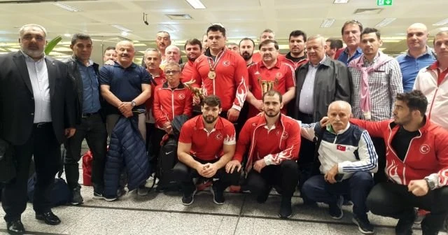 "Türk güreşinin yükselişi hepimizi sevindiriyor"