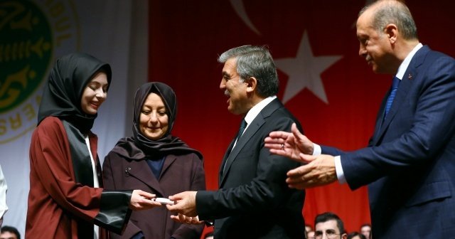 Abdullah Gül’ün gelini de Tıp Fakültesi’nden mezun oldu