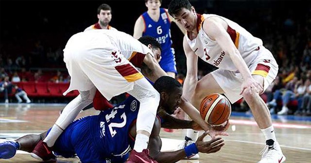 Anadolu Efes deplasmanda Galatasaray&#039;ı devirdi