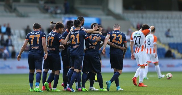 Başakşehir Beşiktaş&#039;ı tebrik etti