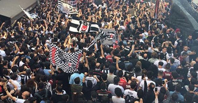 Beşiktaş çarşı yıkılıyor