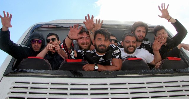 Beşiktaş otobüslerinde sopa ve bıçak bulundu