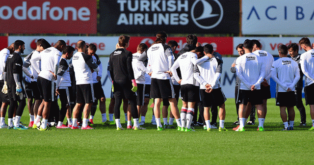 Beşiktaş&#039;ta Atiba idmana çıkmadı