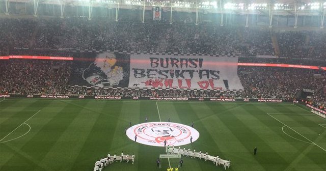 Beşiktaş&#039;tan &#039;Akıllı ol&#039; koreografisi!