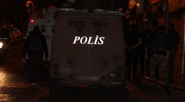 Beyoğlu&#039;nda polise silahlı saldırı!