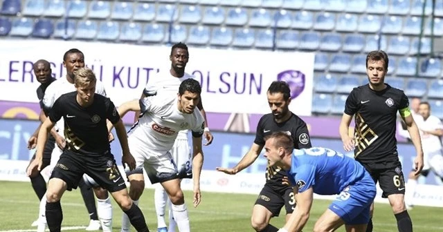 Çaykur Rizespor umudunu son haftaya taşıdı