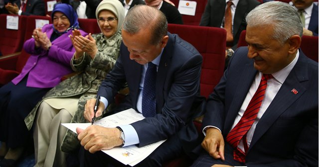 Cumhurbaşkanı Erdoğan resmen AK Parti&#039;de