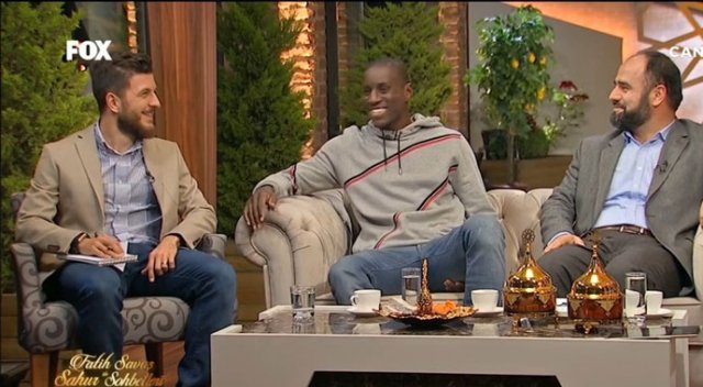 Demba Ba sahur programına katıldı