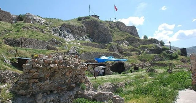 Dracula'nın esir tutulduğu kalede 140 metre derinliğe ulaşıldı