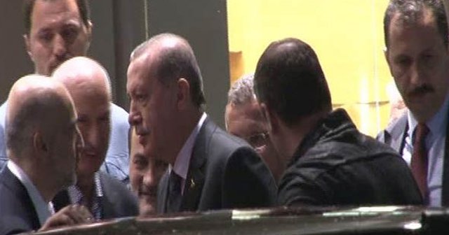 Erdoğan iş adamı Talip Öztürk&#039;ü hastanede ziyaret