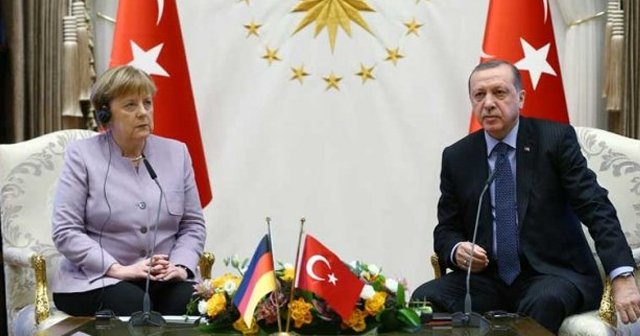 Erdoğan ve Merkel Brüksel&#039;de görüşecek
