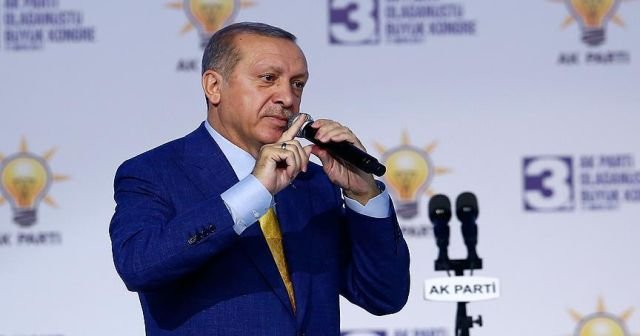 Erdoğan yeniden AK Parti Genel Başkanı seçildi