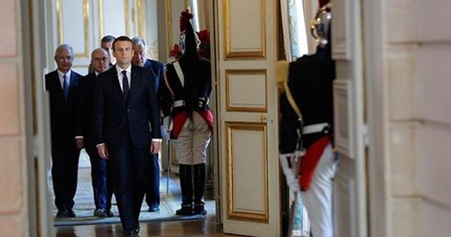 Fransa Cumhurbaşkanı Macron başbakanını seçti