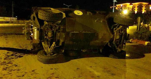 Hatay&#039;da otomobille askeri araç çarpıştı: 8 yaralı