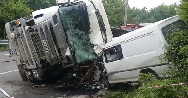 İstanbul’da feci kaza: 1 ölü, 8 yaralı