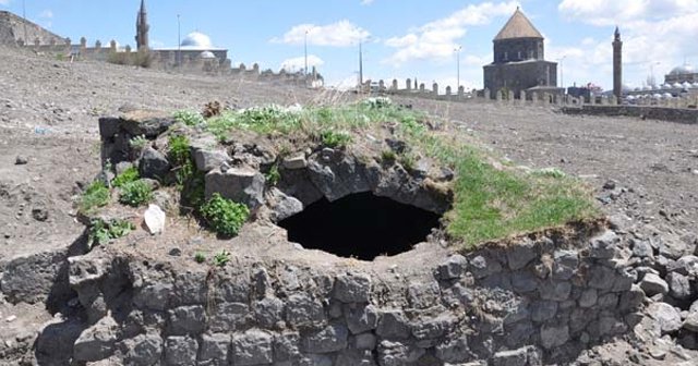 Kars&#039;ta 16. yüzyıla ait buzhane ortaya çıktı!