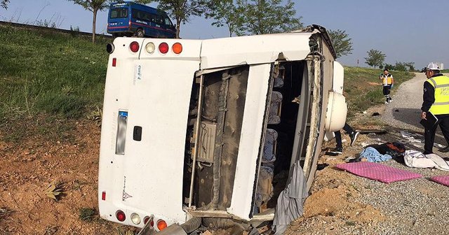 Konya&#039;da otobüs devrildi: 20 yaralı