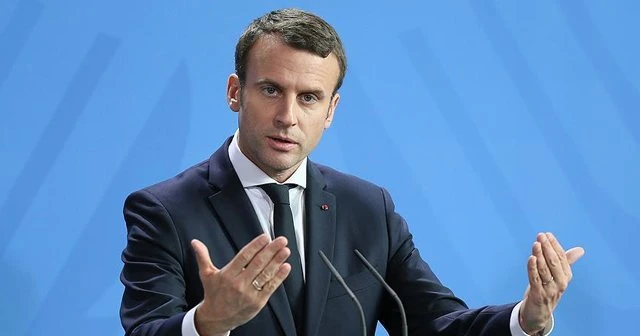 Macron'dan Ruhani'ye kutlama