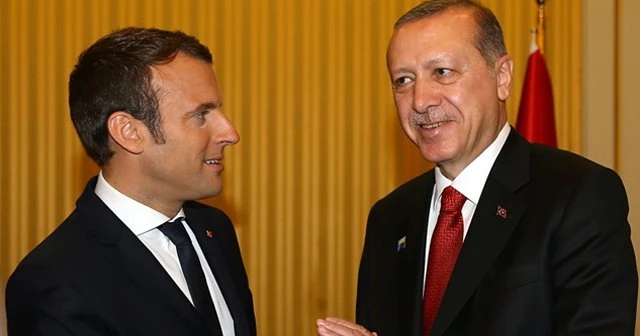 Macron, Erdoğan&#039;ı hayranlıkla izledi