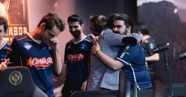 MSI'da temsilcimiz SuperMassive fırtına estiriyor